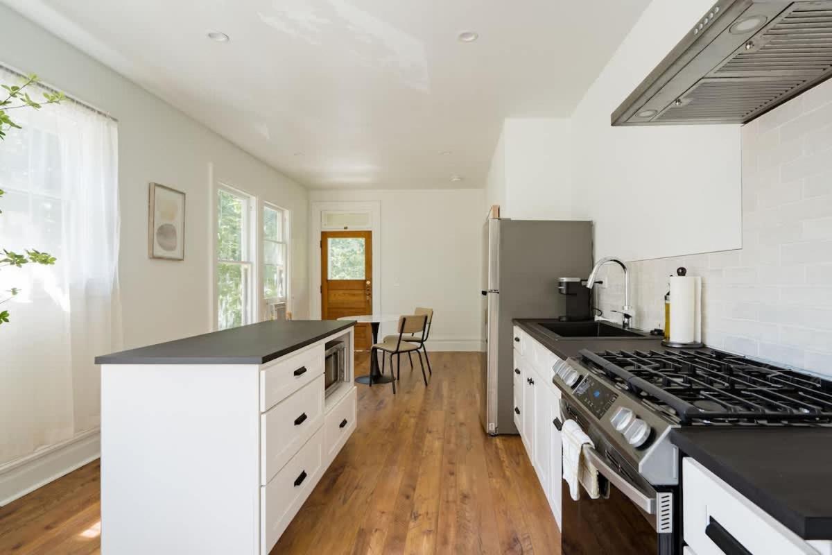 - The Tournesol Suite- Leisurely Strolls On Nw 23rd *