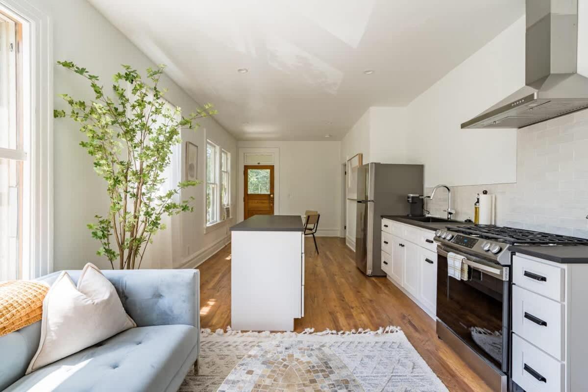 - The Tournesol Suite- Leisurely Strolls On Nw 23rd